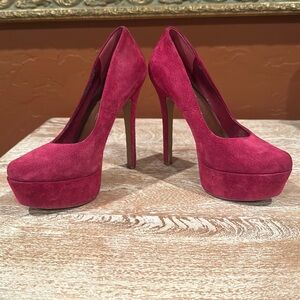 Jessica Simpson pink platform heel